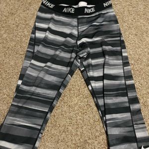 Nike crop leggings